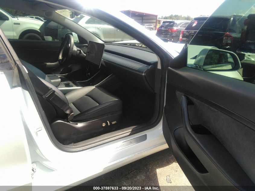 Photo 4 VIN: 5YJ3E1EA2LF612793 - TESLA MODEL 3 