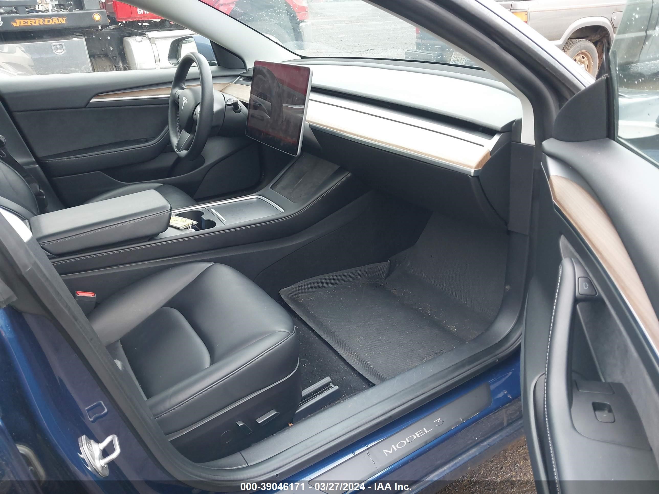 Photo 4 VIN: 5YJ3E1EA2MF091785 - TESLA MODEL 3 