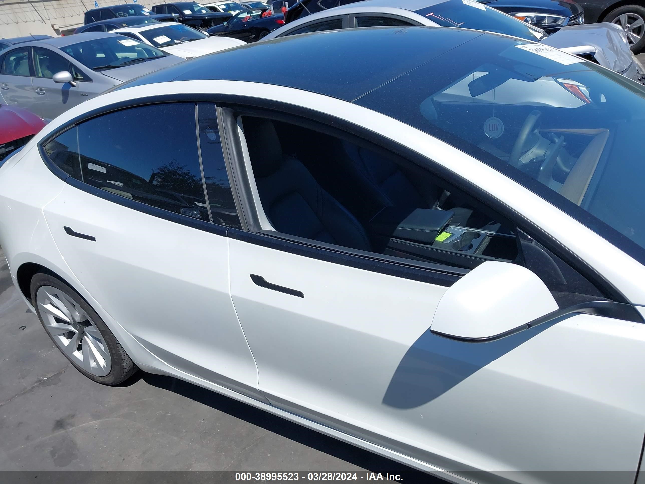 Photo 13 VIN: 5YJ3E1EA2NF296668 - TESLA MODEL 3 