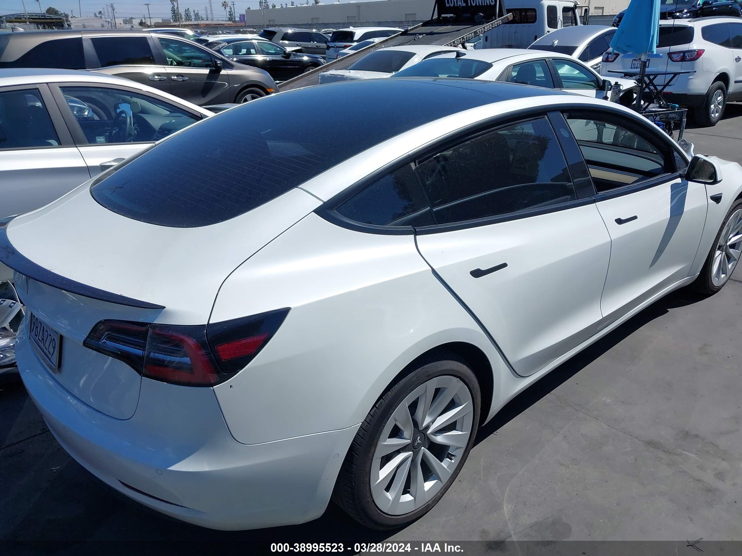 Photo 3 VIN: 5YJ3E1EA2NF296668 - TESLA MODEL 3 