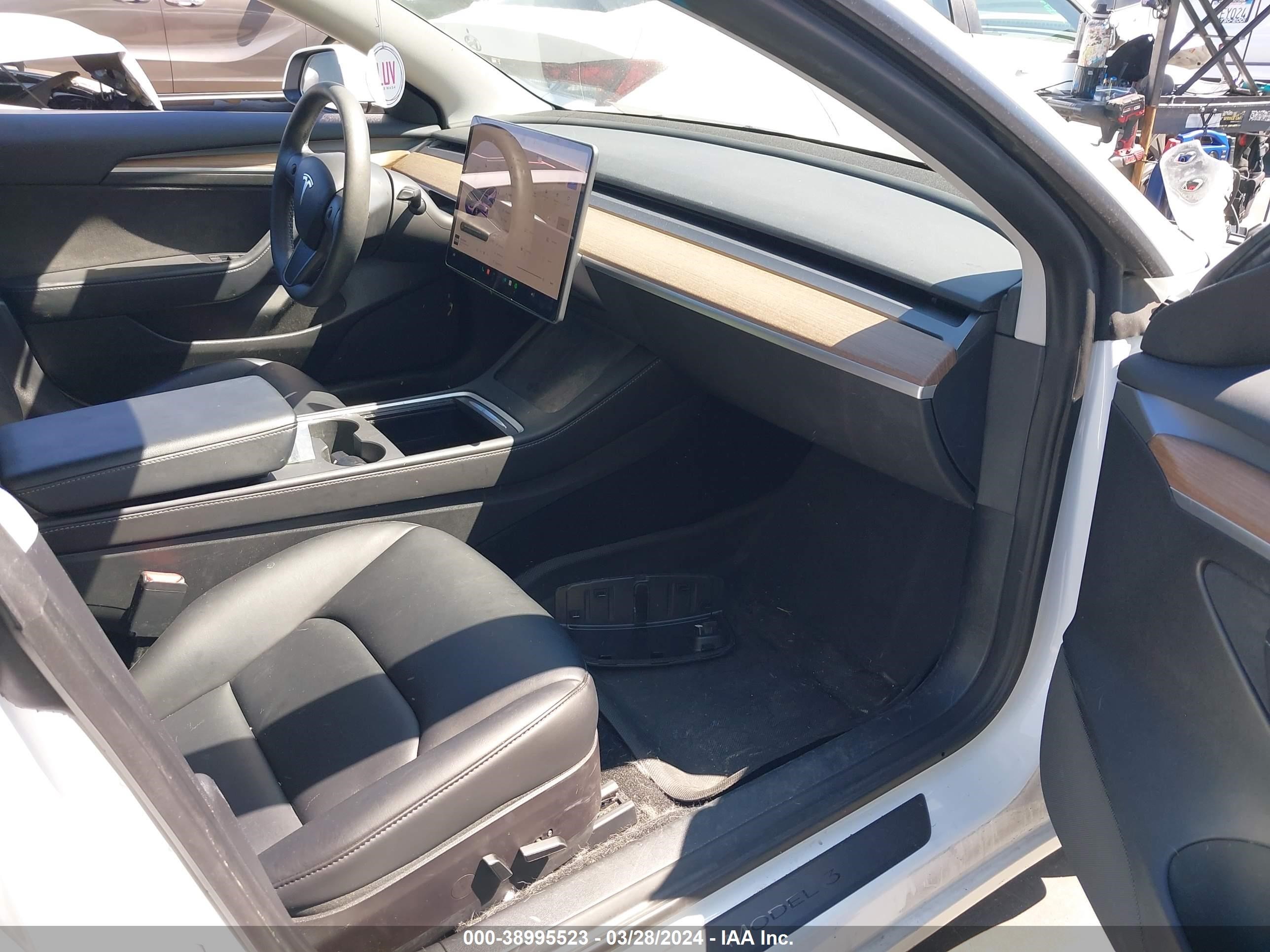 Photo 4 VIN: 5YJ3E1EA2NF296668 - TESLA MODEL 3 