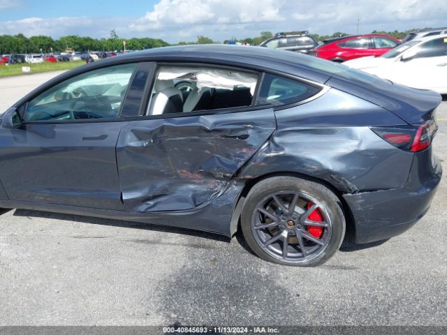 Photo 5 VIN: 5YJ3E1EA2NF328423 - TESLA MODEL 3 