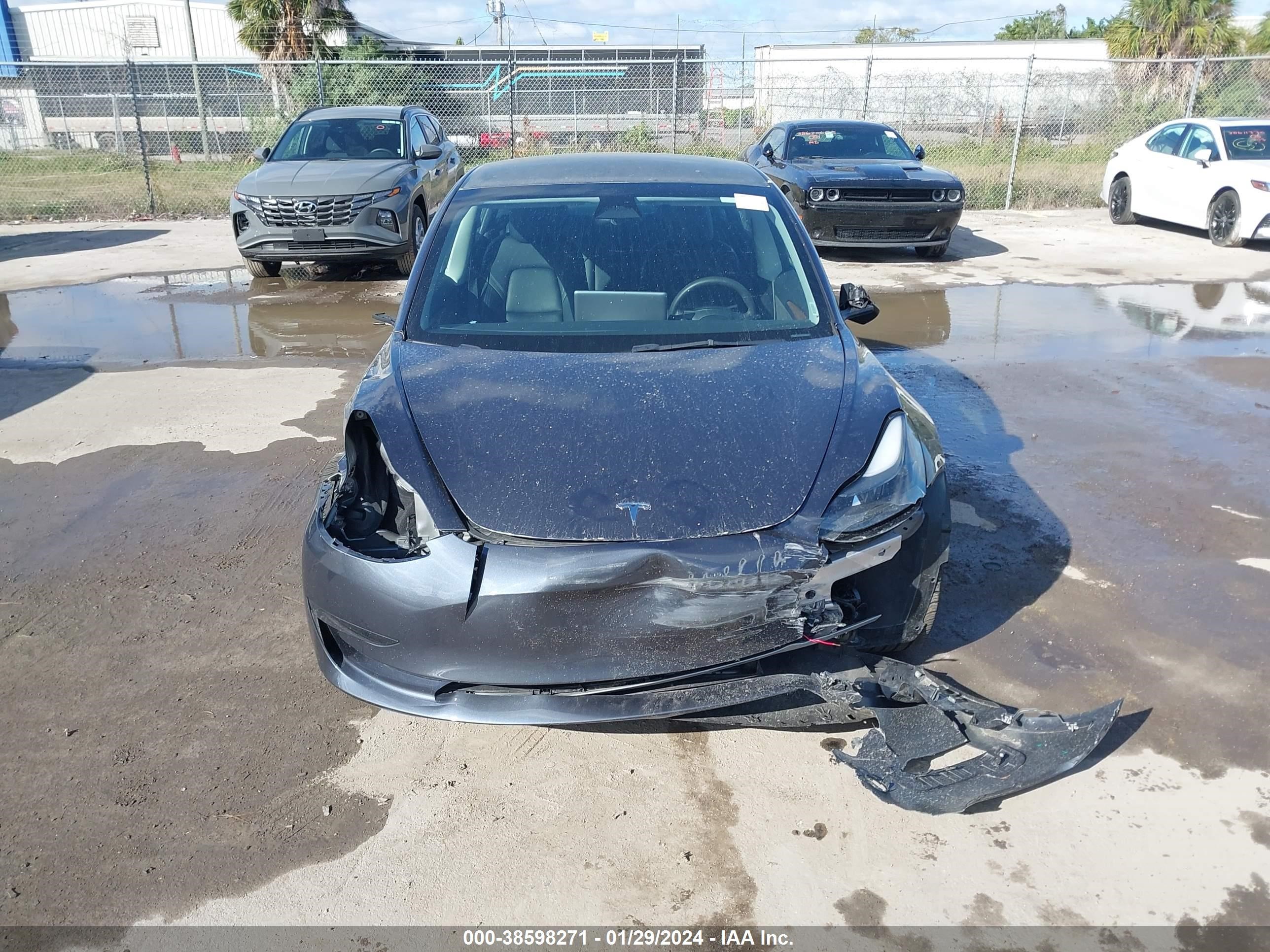 Photo 11 VIN: 5YJ3E1EA2PF435975 - TESLA MODEL 3 