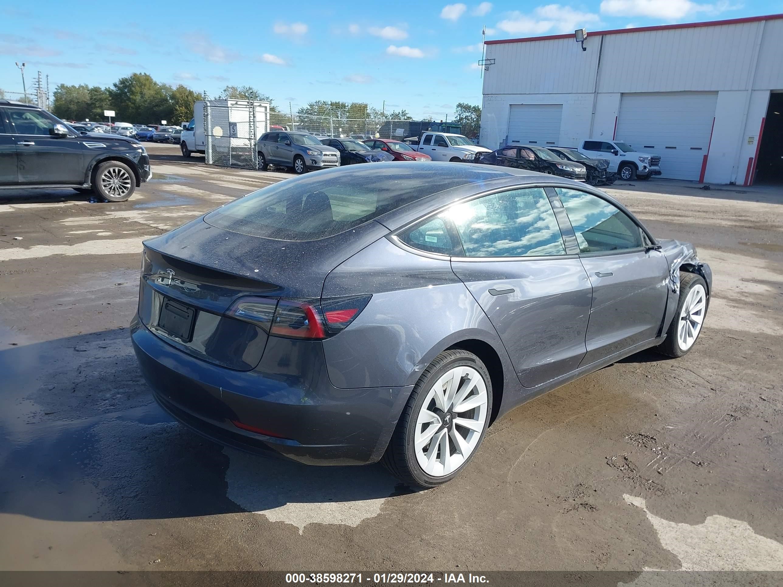 Photo 3 VIN: 5YJ3E1EA2PF435975 - TESLA MODEL 3 