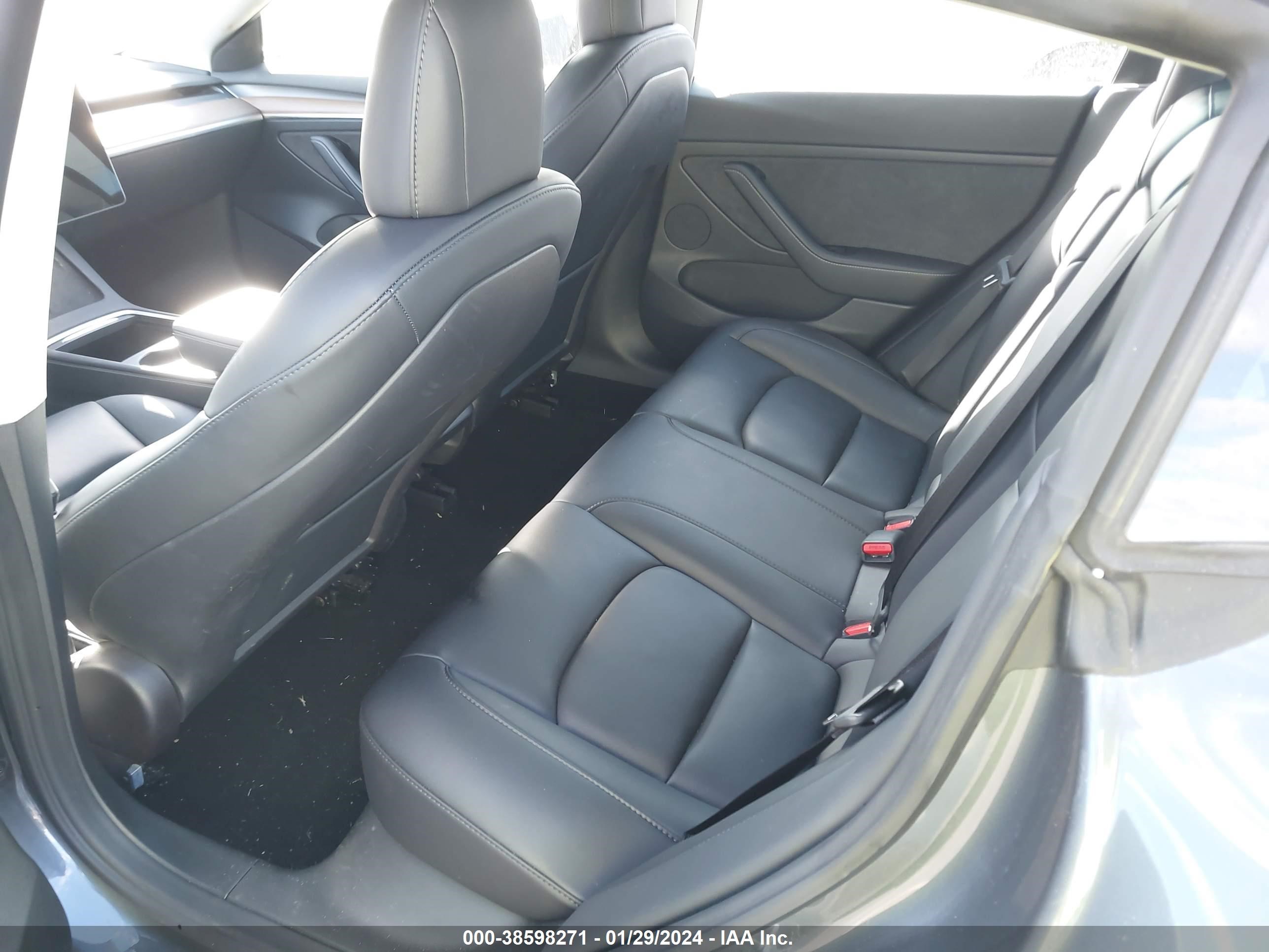 Photo 7 VIN: 5YJ3E1EA2PF435975 - TESLA MODEL 3 