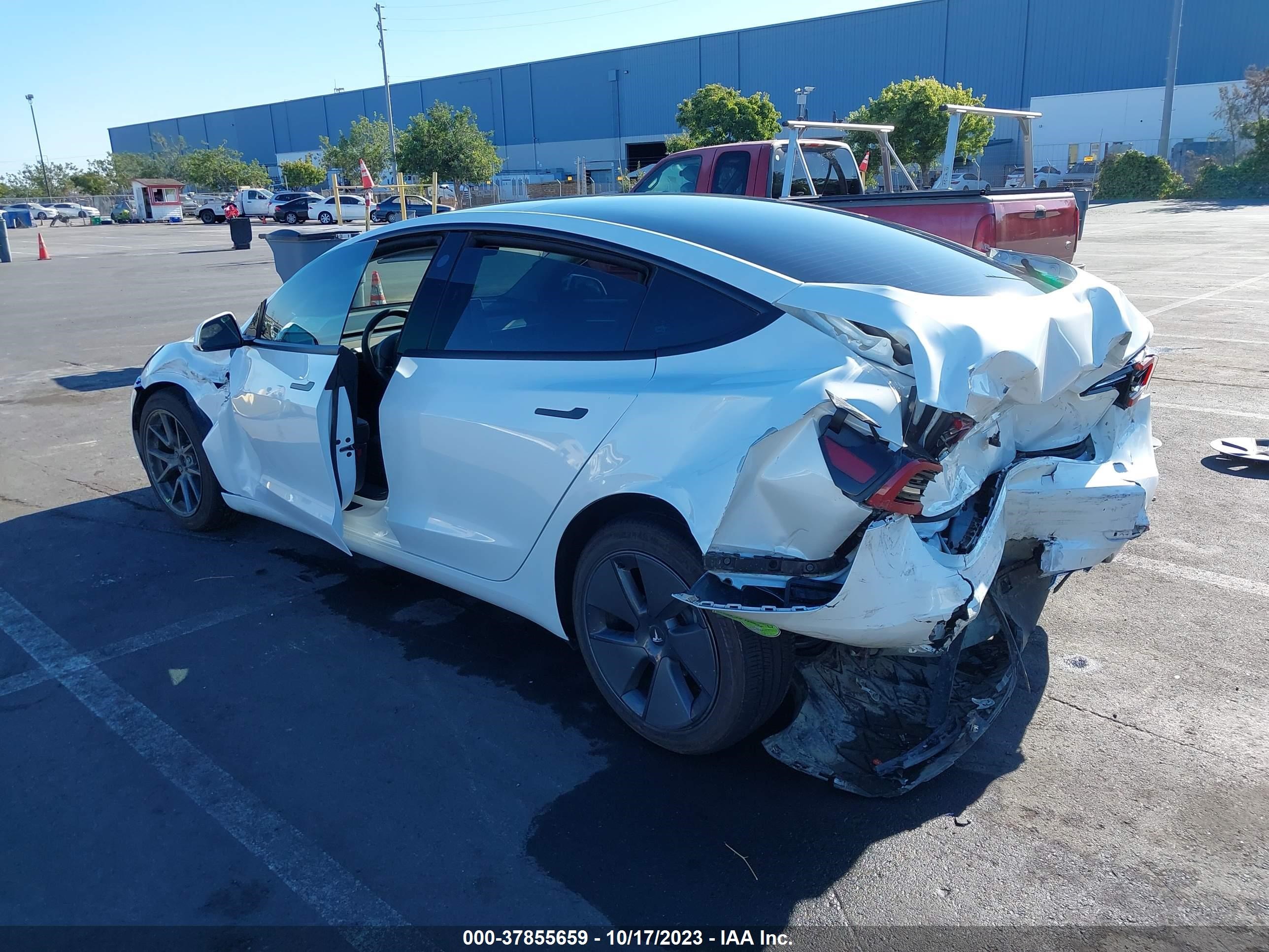 Photo 2 VIN: 5YJ3E1EA2PF458866 - TESLA MODEL 3 