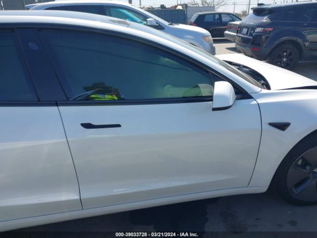 Photo 4 VIN: 5YJ3E1EA2PF557428 - TESLA MODEL 3 