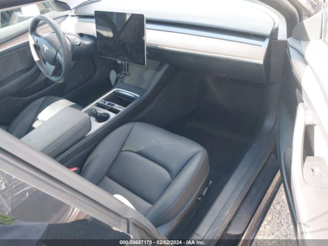 Photo 4 VIN: 5YJ3E1EA2PF565982 - TESLA MODEL 3 