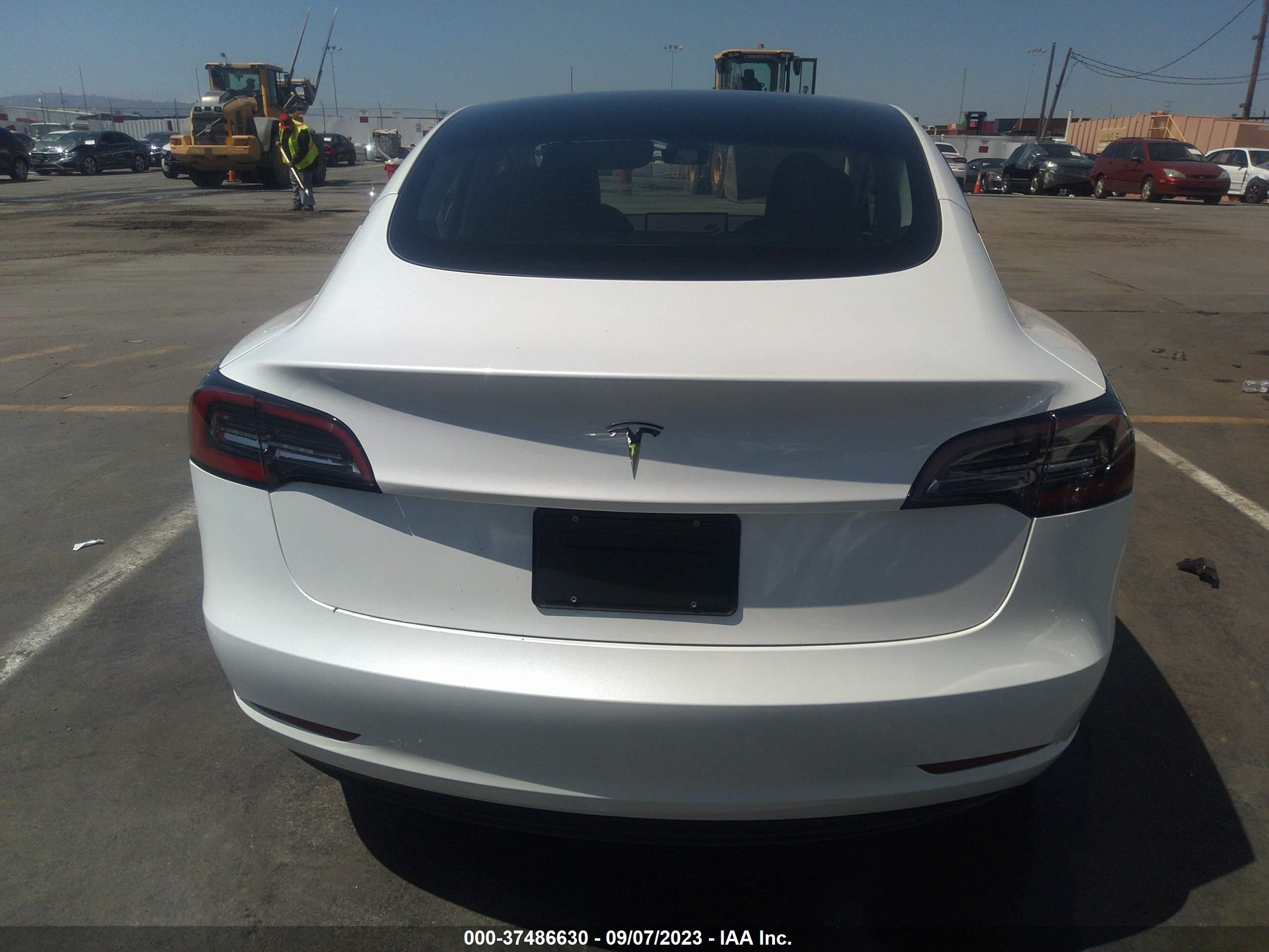 Photo 14 VIN: 5YJ3E1EA2PF571877 - TESLA MODEL 3 