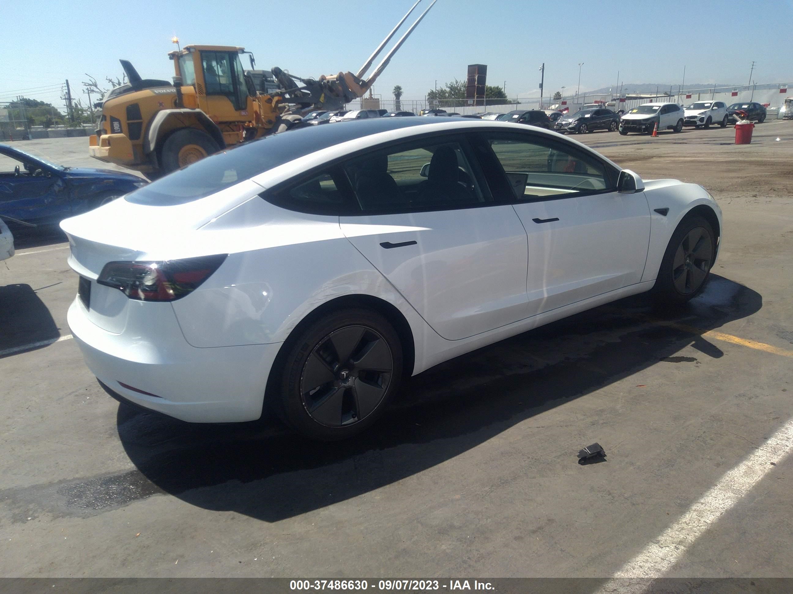 Photo 3 VIN: 5YJ3E1EA2PF571877 - TESLA MODEL 3 