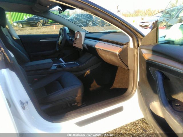 Photo 4 VIN: 5YJ3E1EA2PF575153 - TESLA MODEL 3 