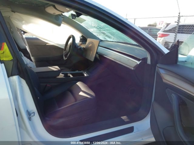 Photo 4 VIN: 5YJ3E1EA2PF582331 - TESLA MODEL 3 