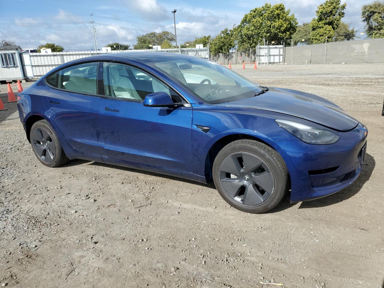 Photo 3 VIN: 5YJ3E1EA2PF582880 - TESLA MODEL 3 