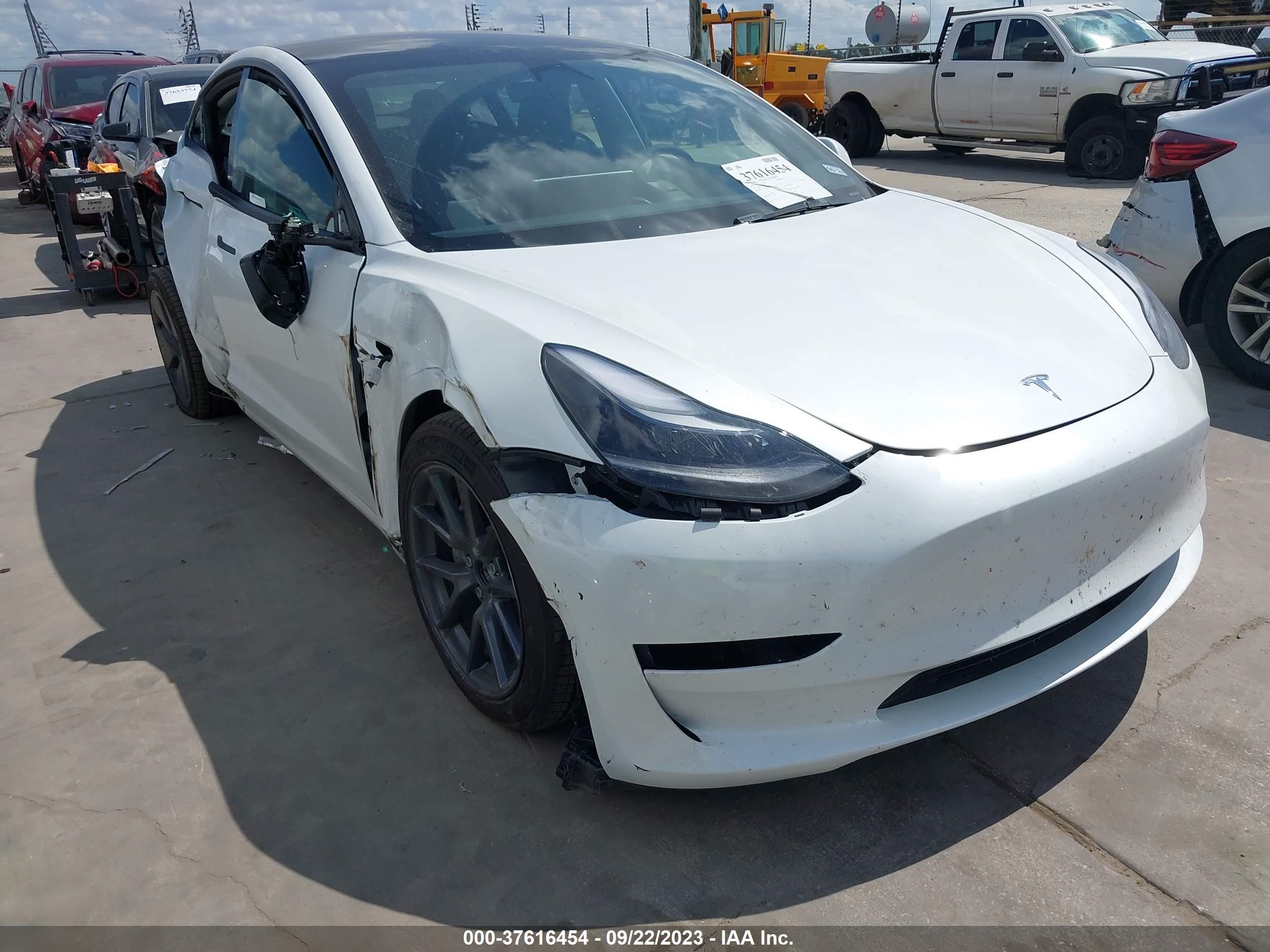 Photo 0 VIN: 5YJ3E1EA2PF587383 - TESLA MODEL 3 