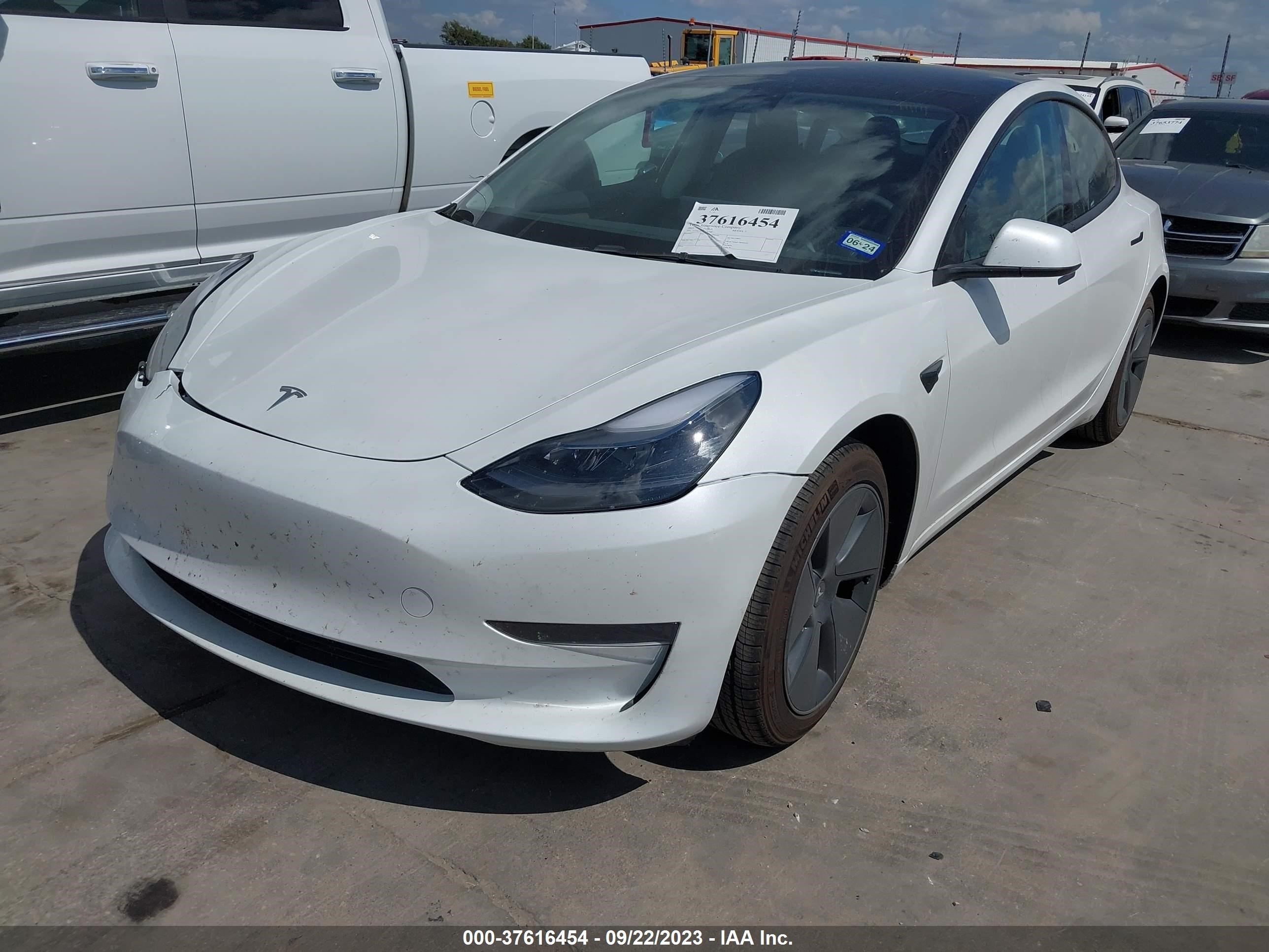 Photo 1 VIN: 5YJ3E1EA2PF587383 - TESLA MODEL 3 