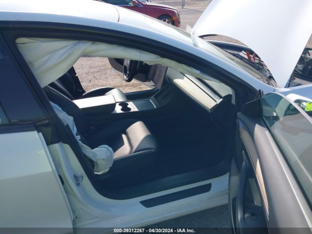 Photo 4 VIN: 5YJ3E1EA2PF589439 - TESLA MODEL 3 