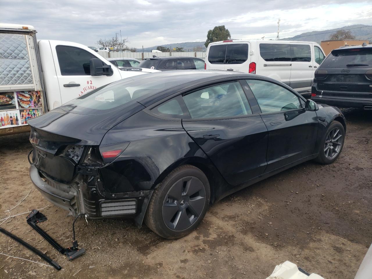 Photo 2 VIN: 5YJ3E1EA2PF666469 - TESLA MODEL 3 