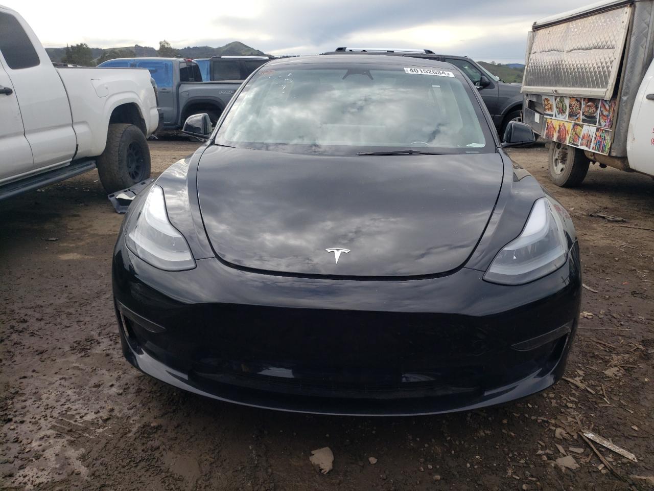 Photo 4 VIN: 5YJ3E1EA2PF666469 - TESLA MODEL 3 