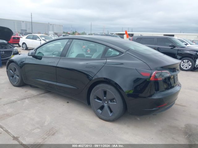 Photo 2 VIN: 5YJ3E1EA2PF669372 - TESLA MODEL 3 