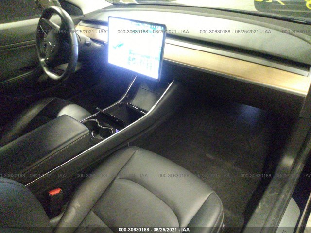 Photo 4 VIN: 5YJ3E1EA3JF003662 - TESLA MODEL 3 