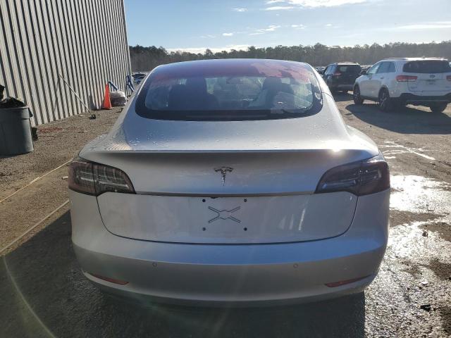 Photo 5 VIN: 5YJ3E1EA3JF008750 - TESLA MODEL 3 