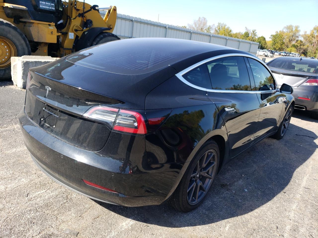 Photo 2 VIN: 5YJ3E1EA3JF030389 - TESLA MODEL 3 