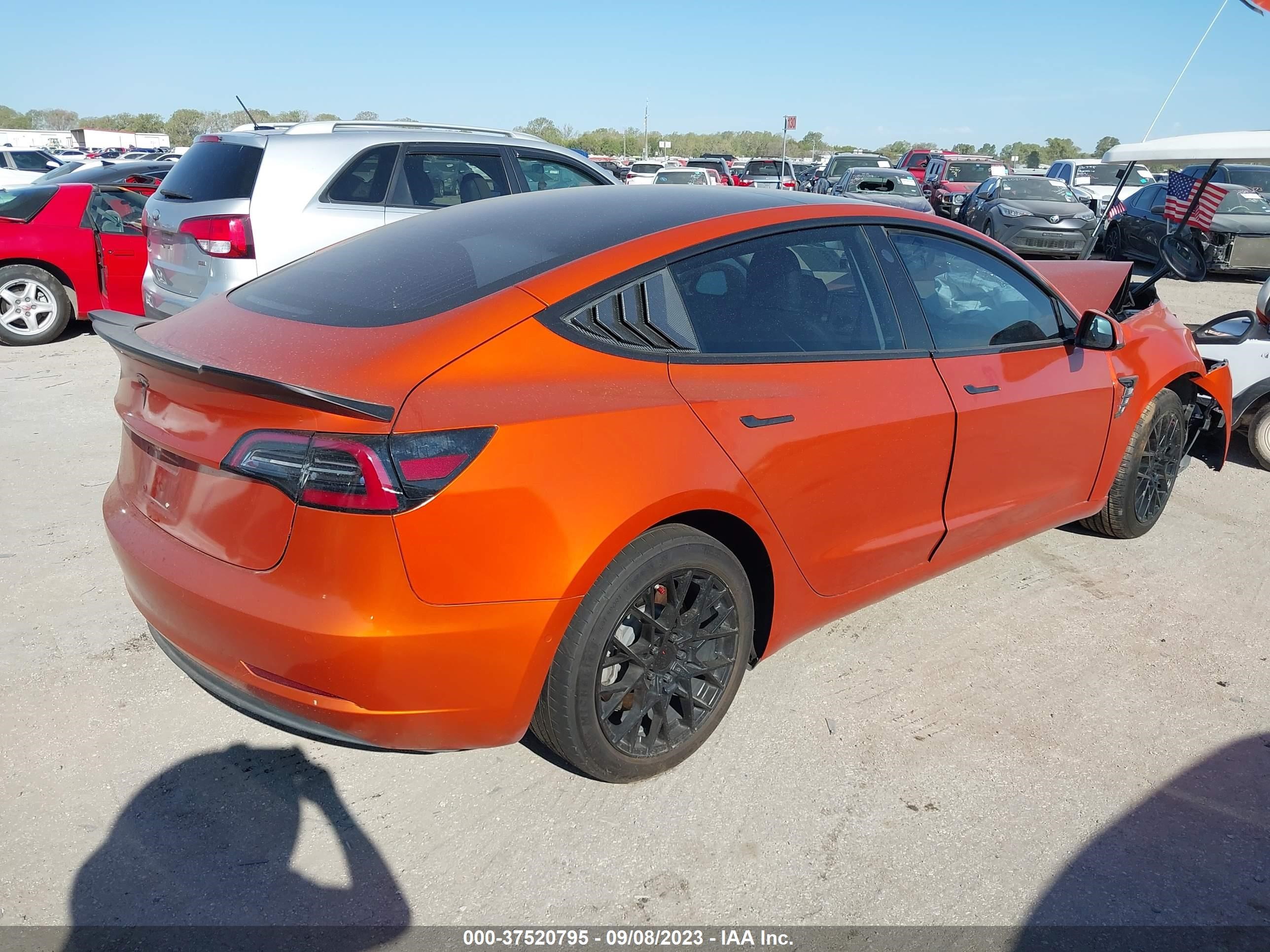 Photo 3 VIN: 5YJ3E1EA3JF036774 - TESLA MODEL 3 