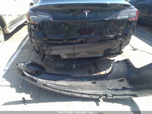 Photo 5 VIN: 5YJ3E1EA3JF044499 - TESLA MODEL-3 