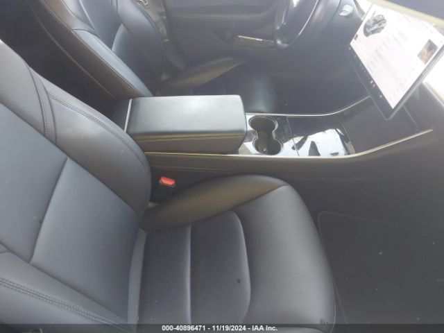 Photo 4 VIN: 5YJ3E1EA3JF047497 - TESLA MODEL 3 