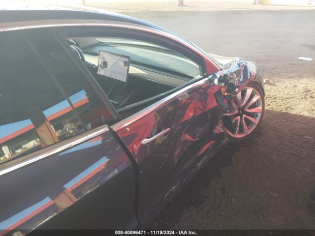 Photo 5 VIN: 5YJ3E1EA3JF047497 - TESLA MODEL 3 