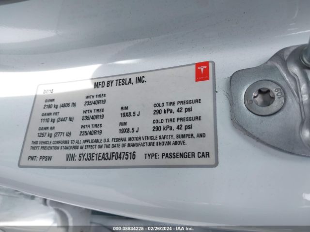 Photo 8 VIN: 5YJ3E1EA3JF047516 - TESLA MODEL 3 