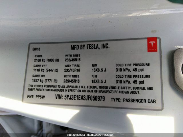 Photo 8 VIN: 5YJ3E1EA3JF050979 - TESLA MODEL 3 