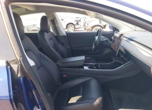 Photo 4 VIN: 5YJ3E1EA3JF058936 - TESLA MODEL 3 