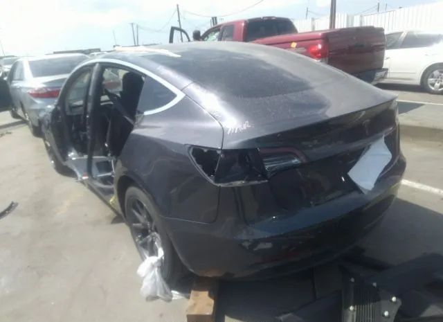 Photo 2 VIN: 5YJ3E1EA3JF077499 - TESLA MODEL 3 