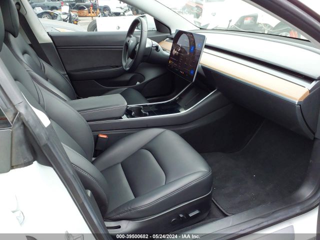 Photo 4 VIN: 5YJ3E1EA3JF154761 - TESLA MODEL 3 