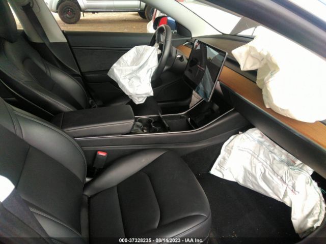 Photo 4 VIN: 5YJ3E1EA3JF160673 - TESLA MODEL 3 