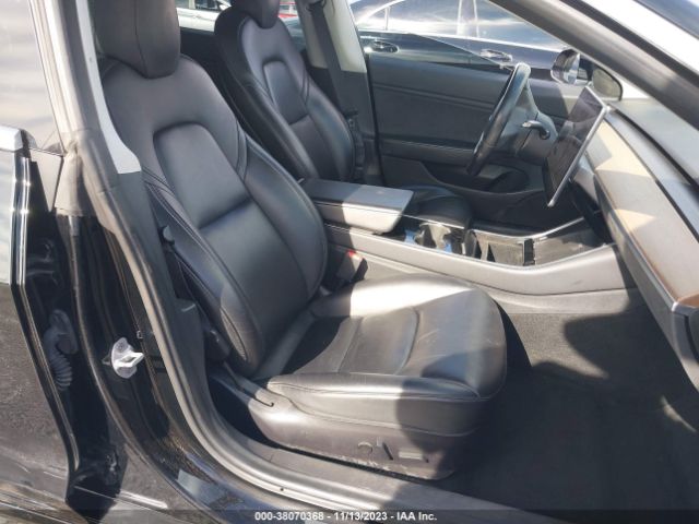 Photo 4 VIN: 5YJ3E1EA3KF305681 - TESLA MODEL 3 