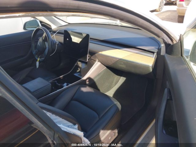 Photo 4 VIN: 5YJ3E1EA3KF425125 - TESLA MODEL 3 