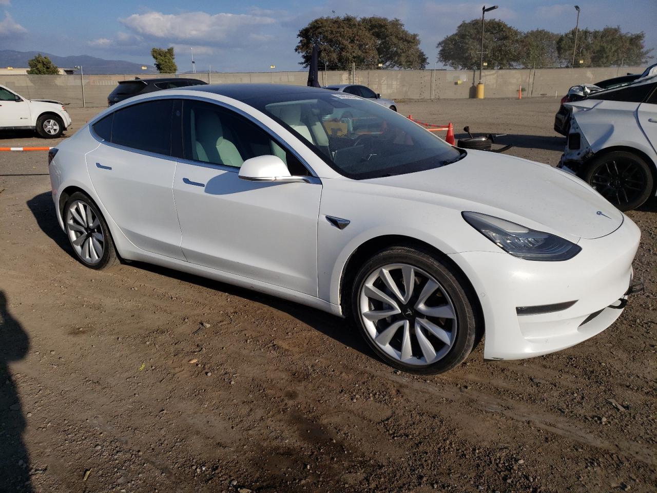 Photo 3 VIN: 5YJ3E1EA3KF444936 - TESLA MODEL 3 