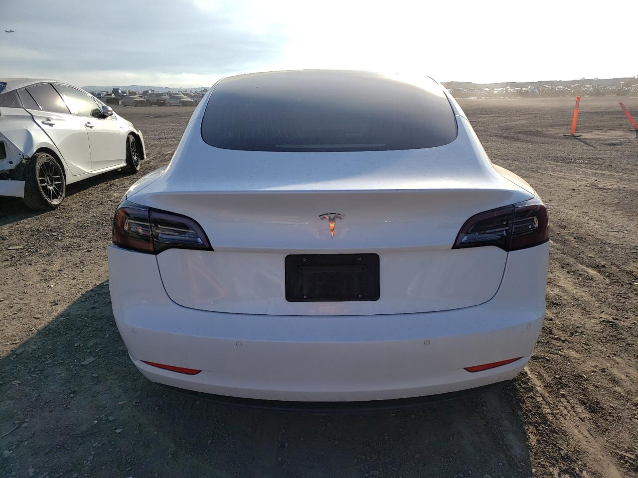 Photo 5 VIN: 5YJ3E1EA3KF444936 - TESLA MODEL 3 