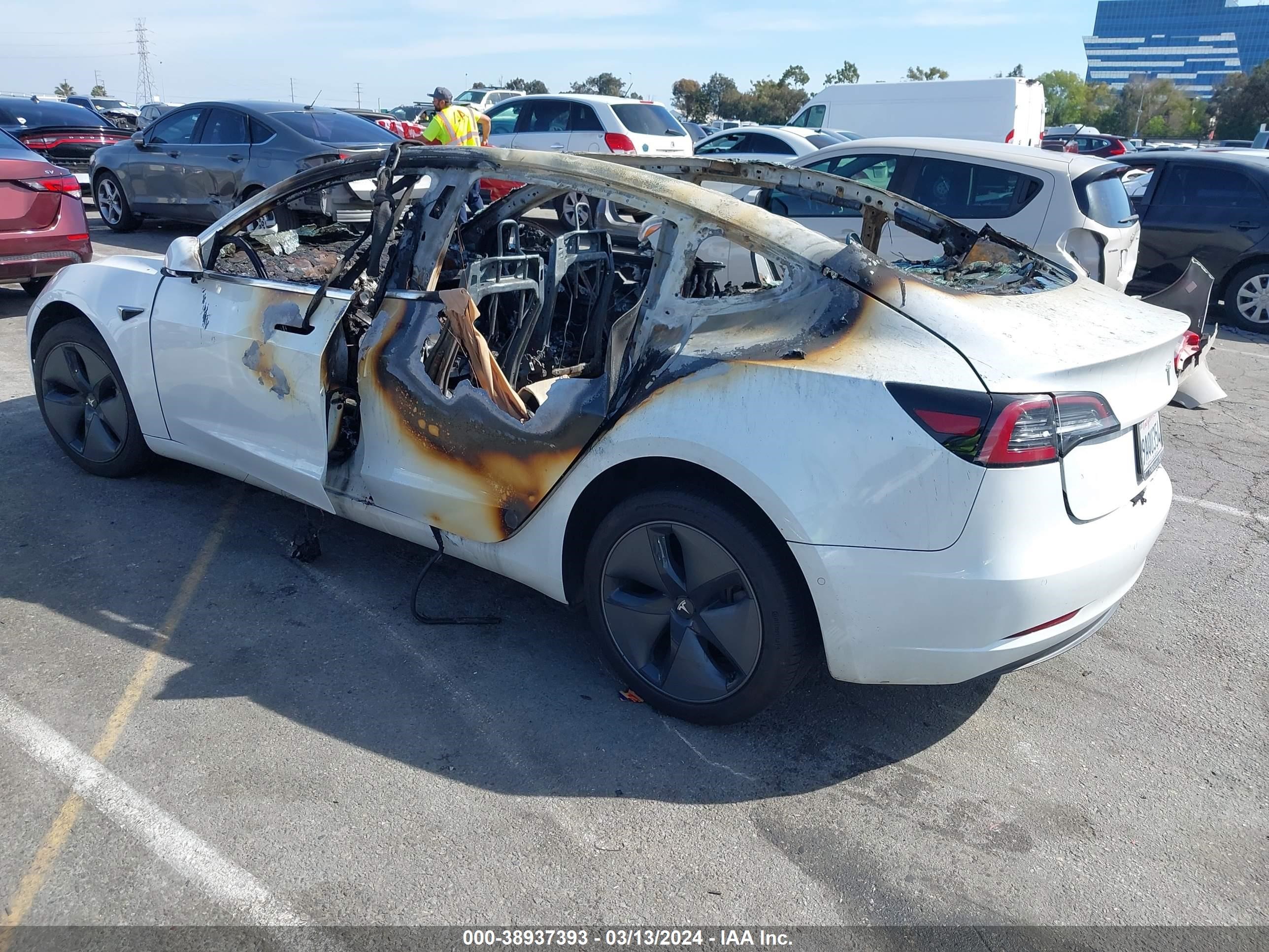 Photo 2 VIN: 5YJ3E1EA3LF660335 - TESLA MODEL 3 