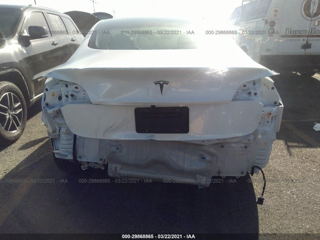 Photo 5 VIN: 5YJ3E1EA3LF710070 - TESLA MODEL 3 