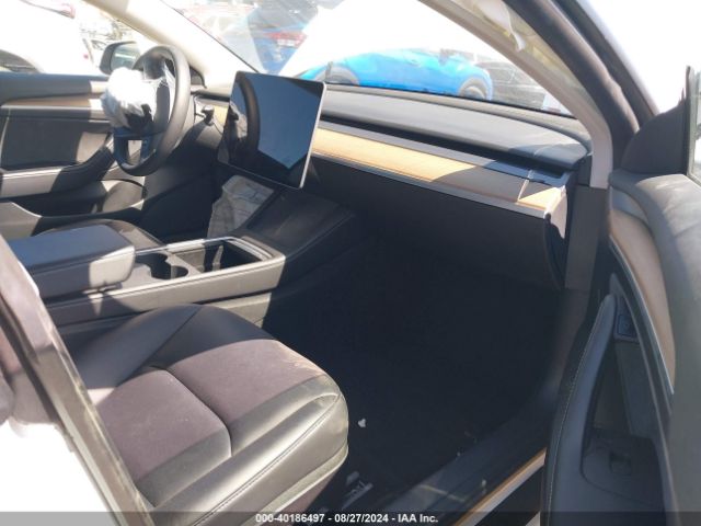 Photo 4 VIN: 5YJ3E1EA3MF067690 - TESLA MODEL 3 