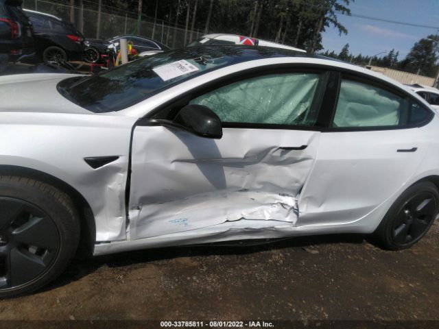 Photo 5 VIN: 5YJ3E1EA3NF232168 - TESLA MODEL 3 