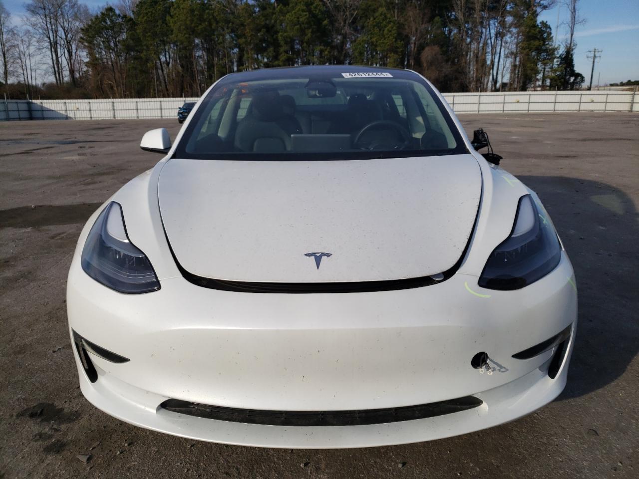 Photo 4 VIN: 5YJ3E1EA3PF400085 - TESLA MODEL 3 