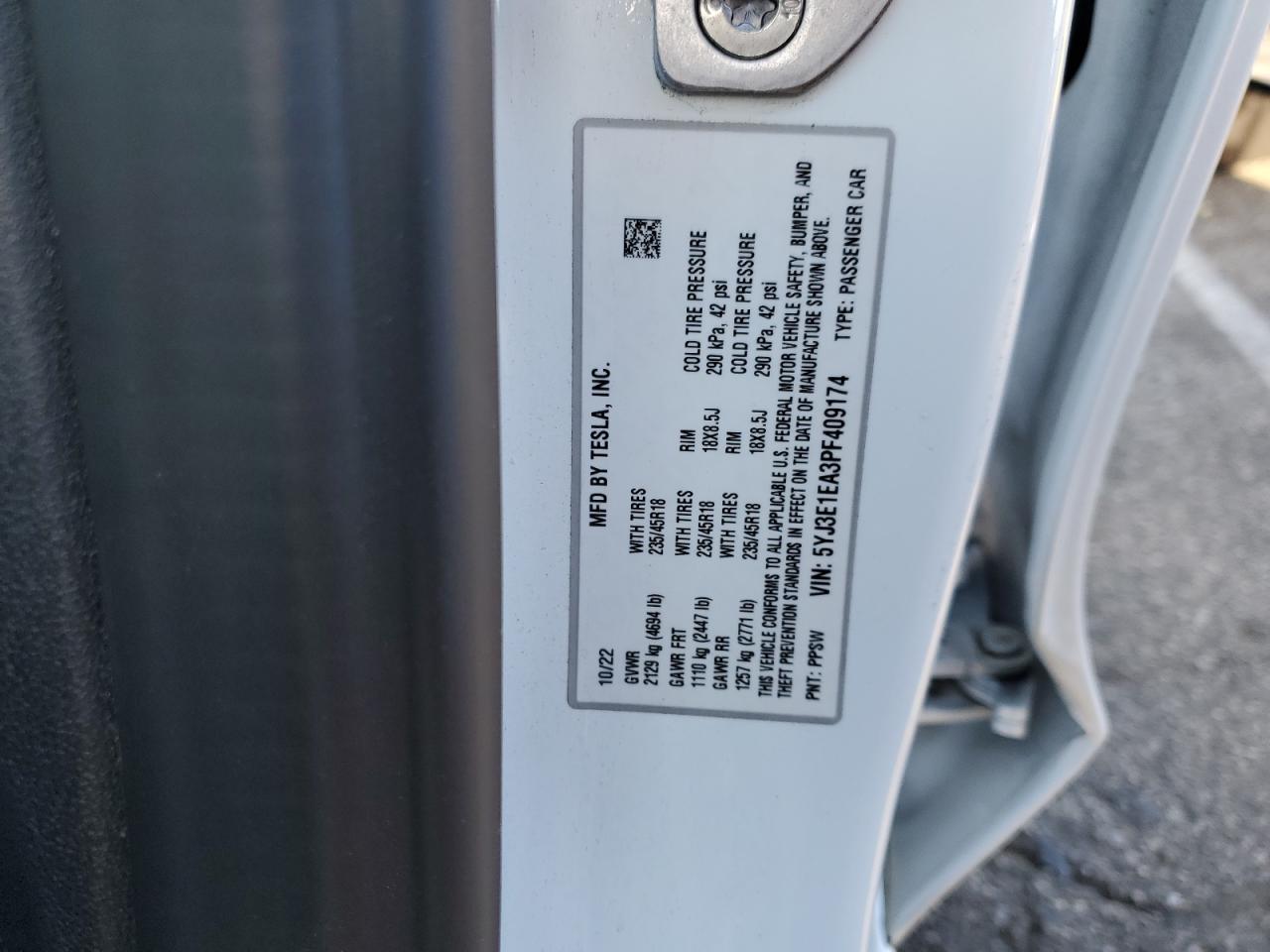 Photo 12 VIN: 5YJ3E1EA3PF409174 - TESLA MODEL 3 