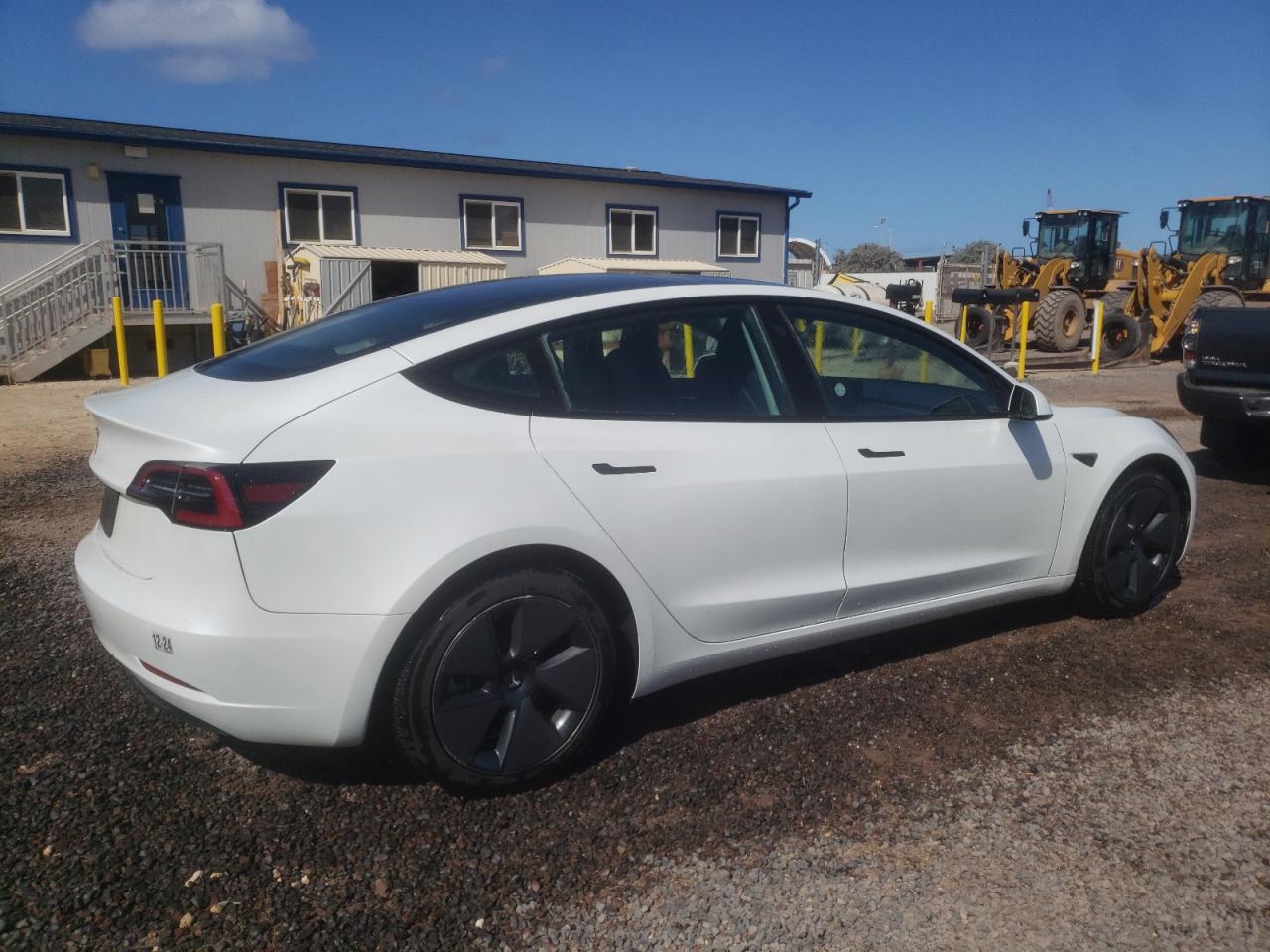 Photo 2 VIN: 5YJ3E1EA3PF428355 - TESLA MODEL 3 