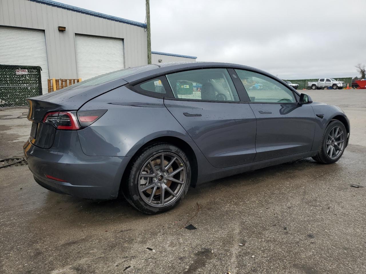 Photo 2 VIN: 5YJ3E1EA3PF447262 - TESLA MODEL 3 