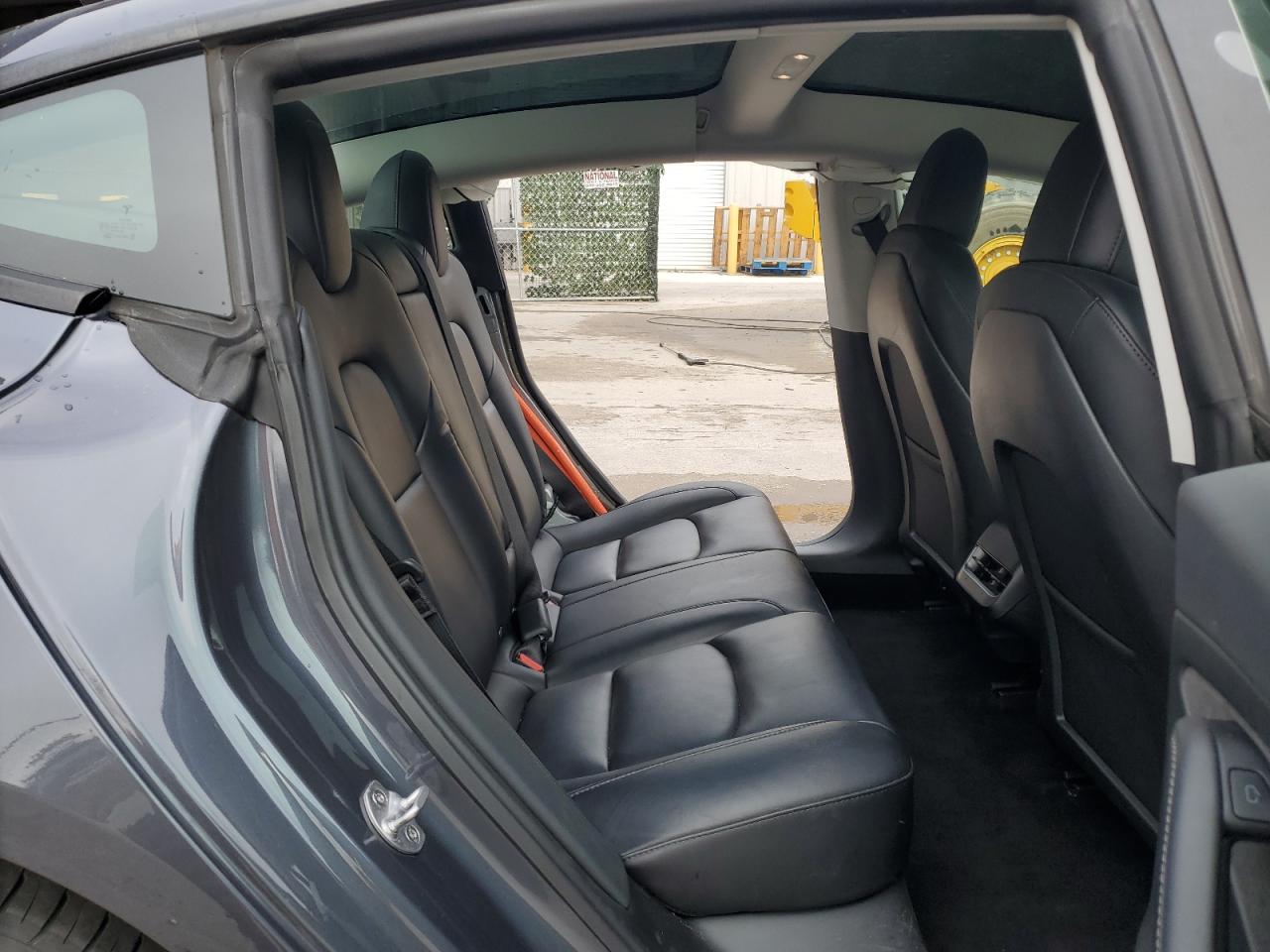 Photo 9 VIN: 5YJ3E1EA3PF447262 - TESLA MODEL 3 