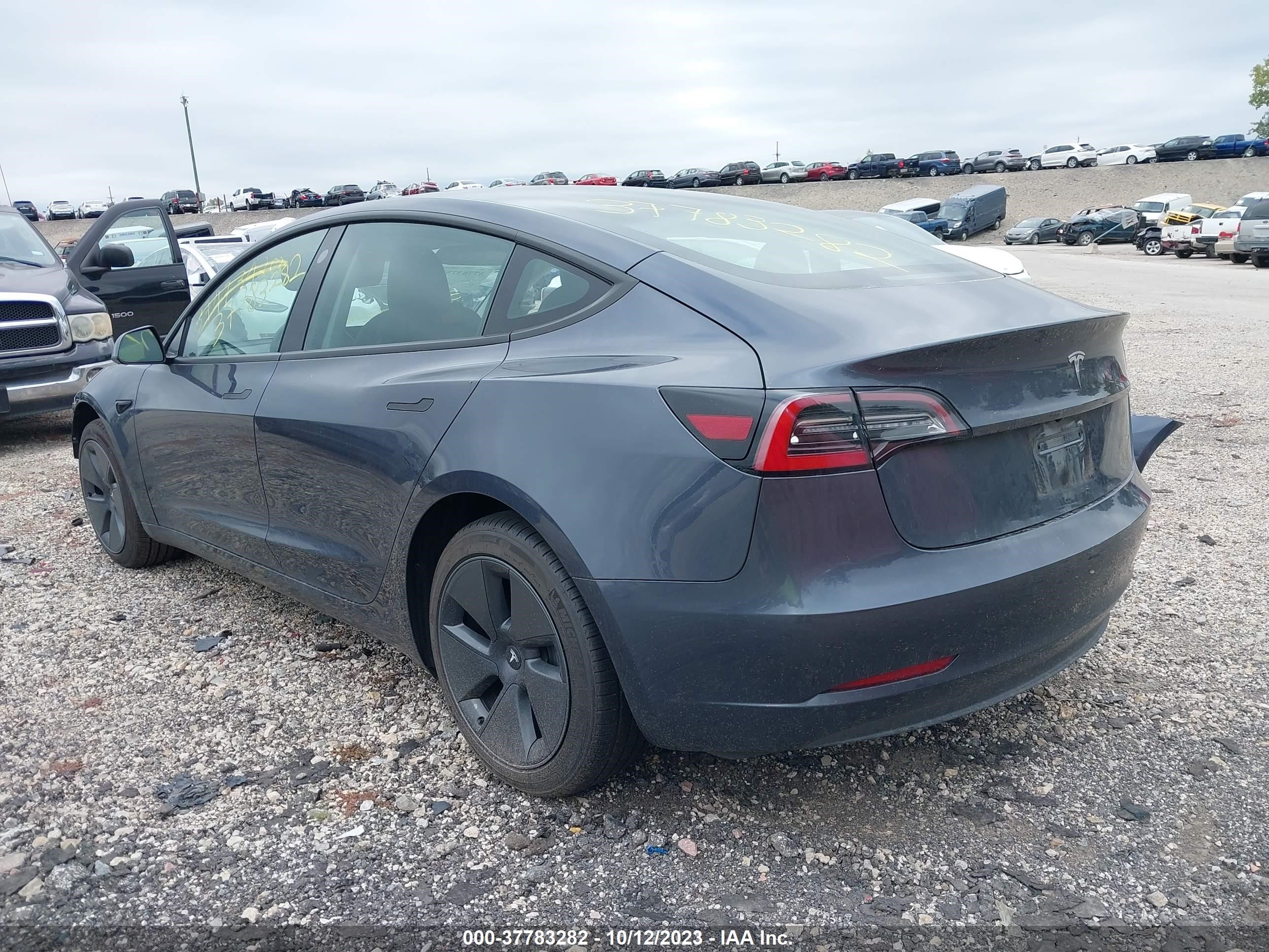 Photo 2 VIN: 5YJ3E1EA3PF464854 - TESLA MODEL 3 